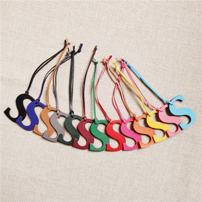 English Letter O P Q R S T Alp - Monogram Keychain Leather บทวิจารณ์และราคา