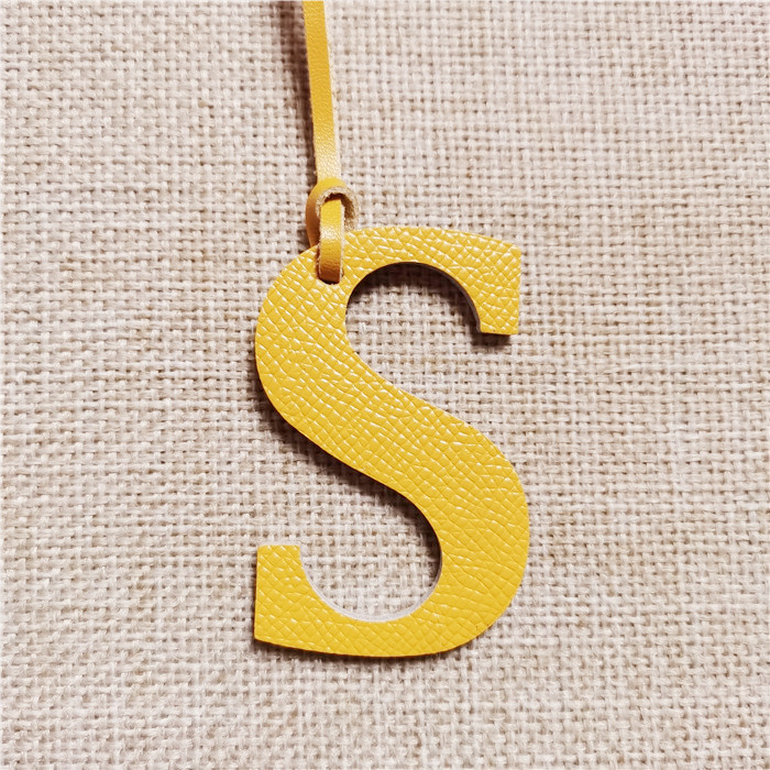 English Letter O P Q R S T Alp - Monogram Keychain Leather บทวิจารณ์และราคา
