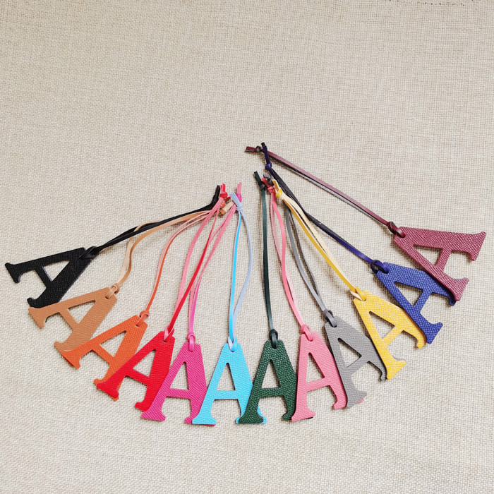 English Letter A B C D E F G A - Monogram Keychain Leather บทวิจารณ์และราคา