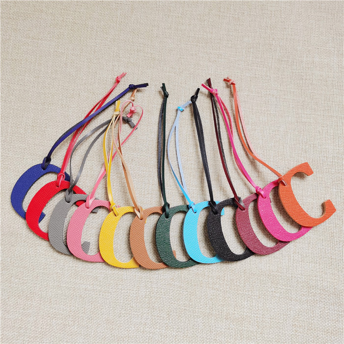 English Letter A B C D E F G A - Monogram Keychain Leather บทวิจารณ์และราคา