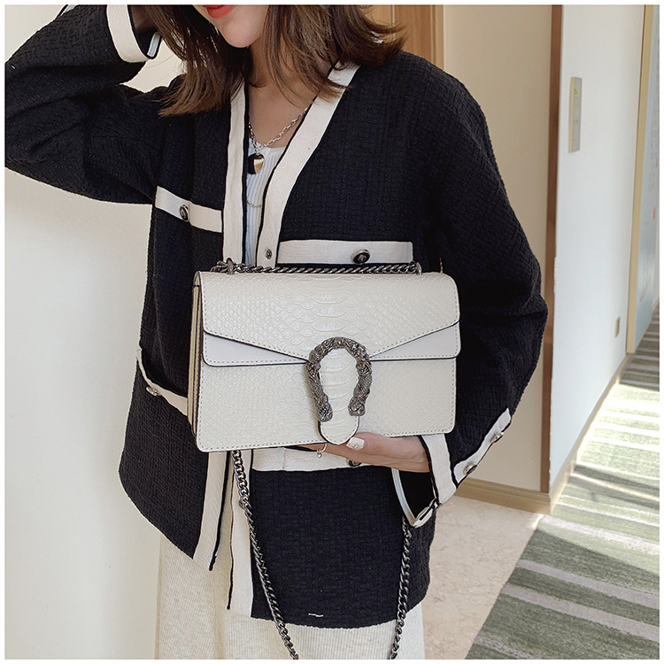 Scarf Pattern Lipstick Keychai - Monogram Keychain Leather บทวิจารณ์และราคา